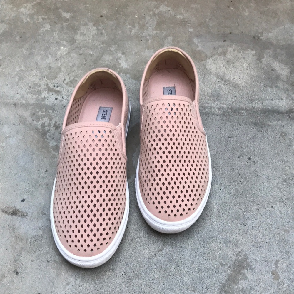 Steve Madden slip ons